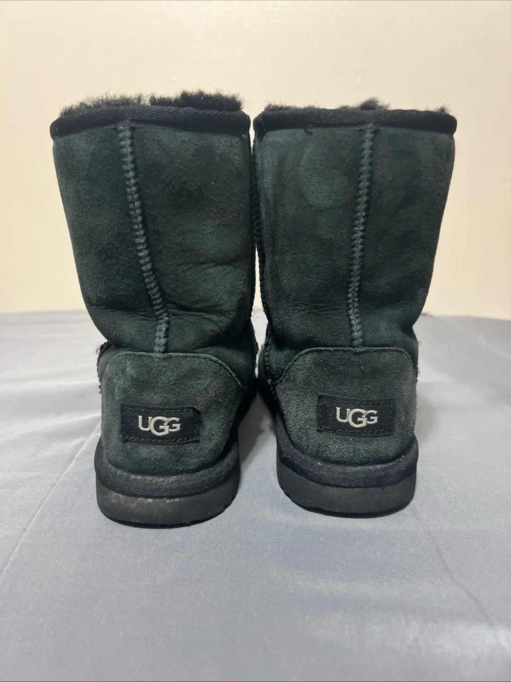 UGG Classic Green Shearling Lined Mid-Calf Boots Black Men’s Size 6